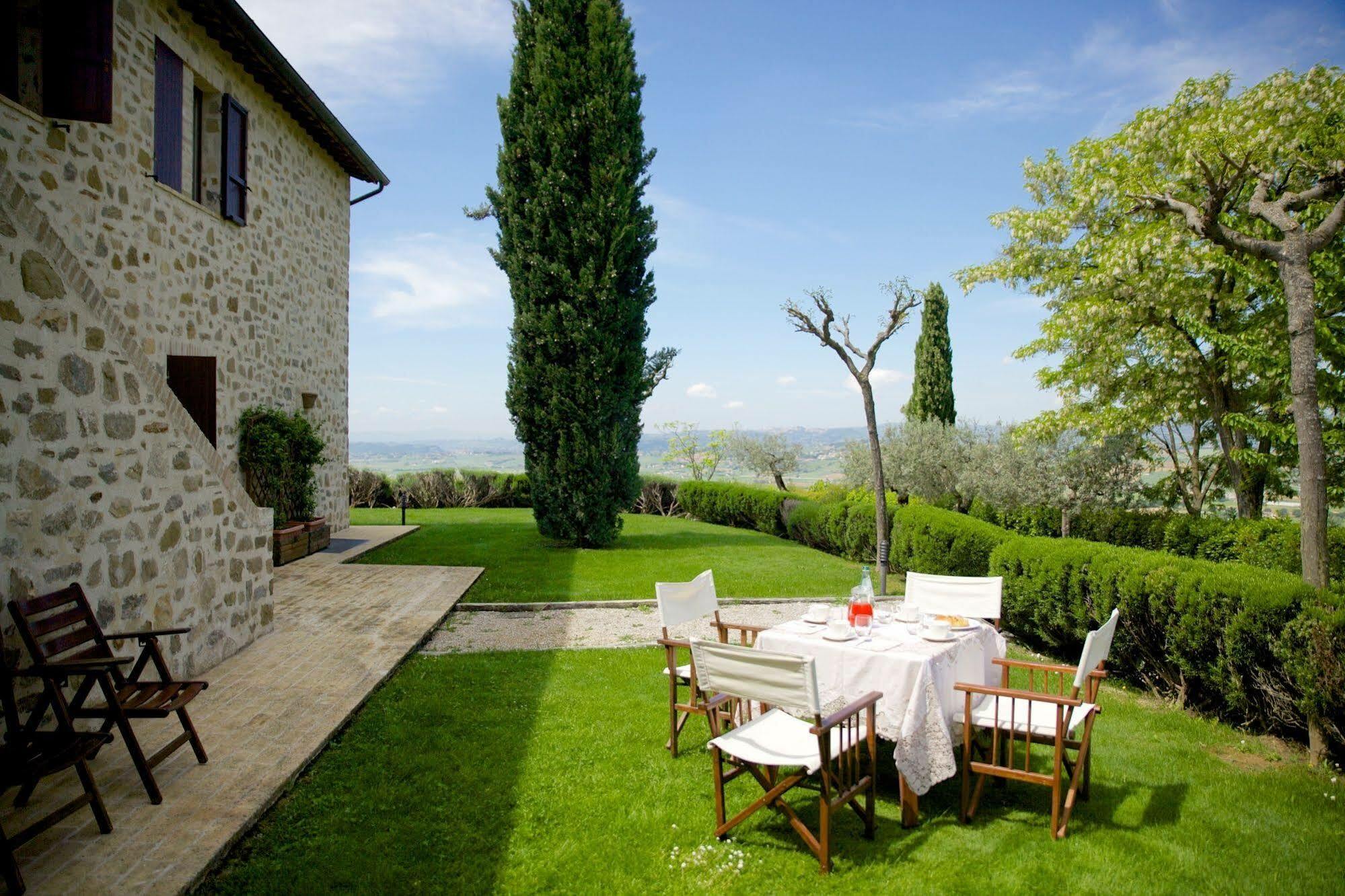 Agriturismo Le Colombe Assisi Exterior photo