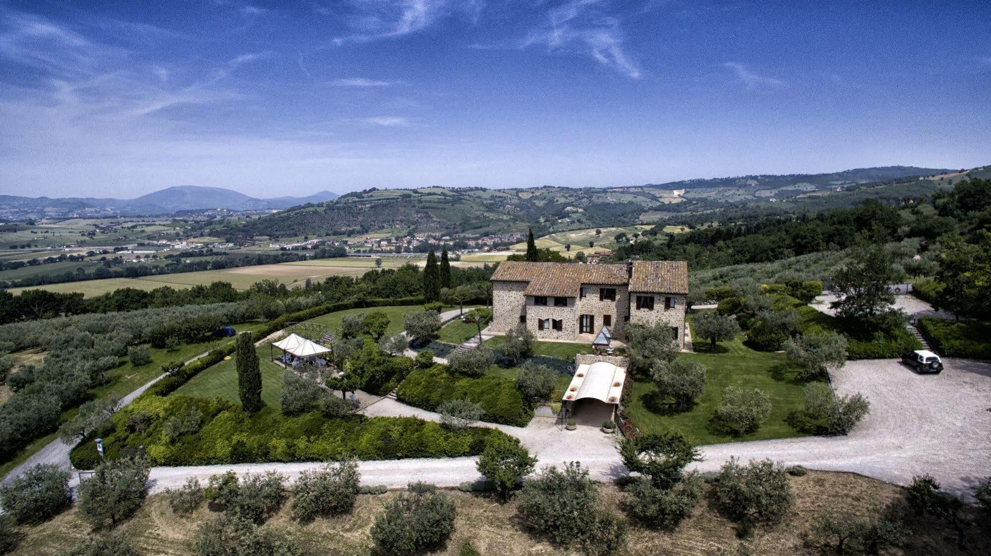 Agriturismo Le Colombe Assisi Exterior photo